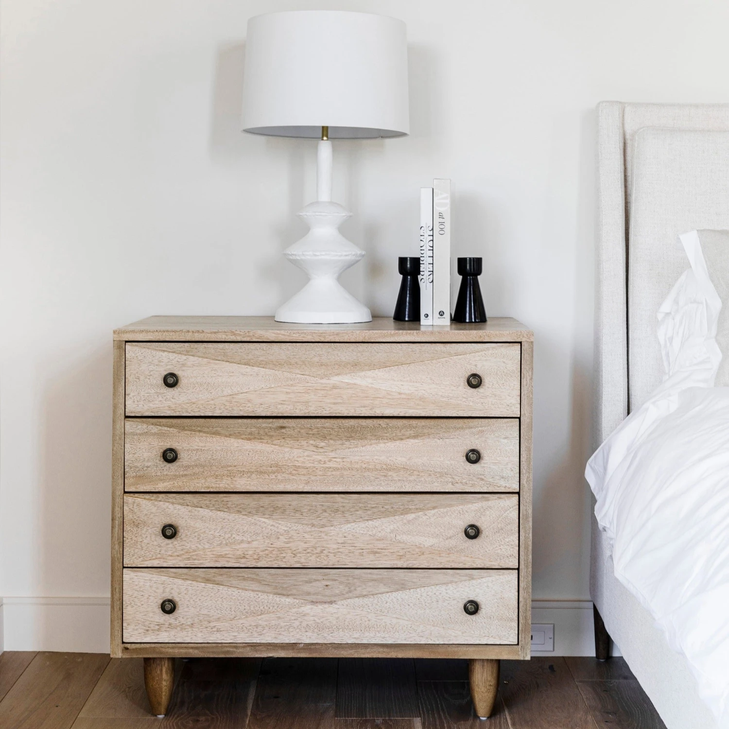 Noir Diamond Chest - Image 3