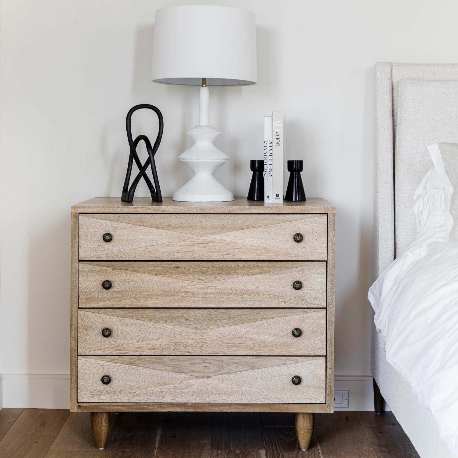 Noir Diamond Chest - Image 4