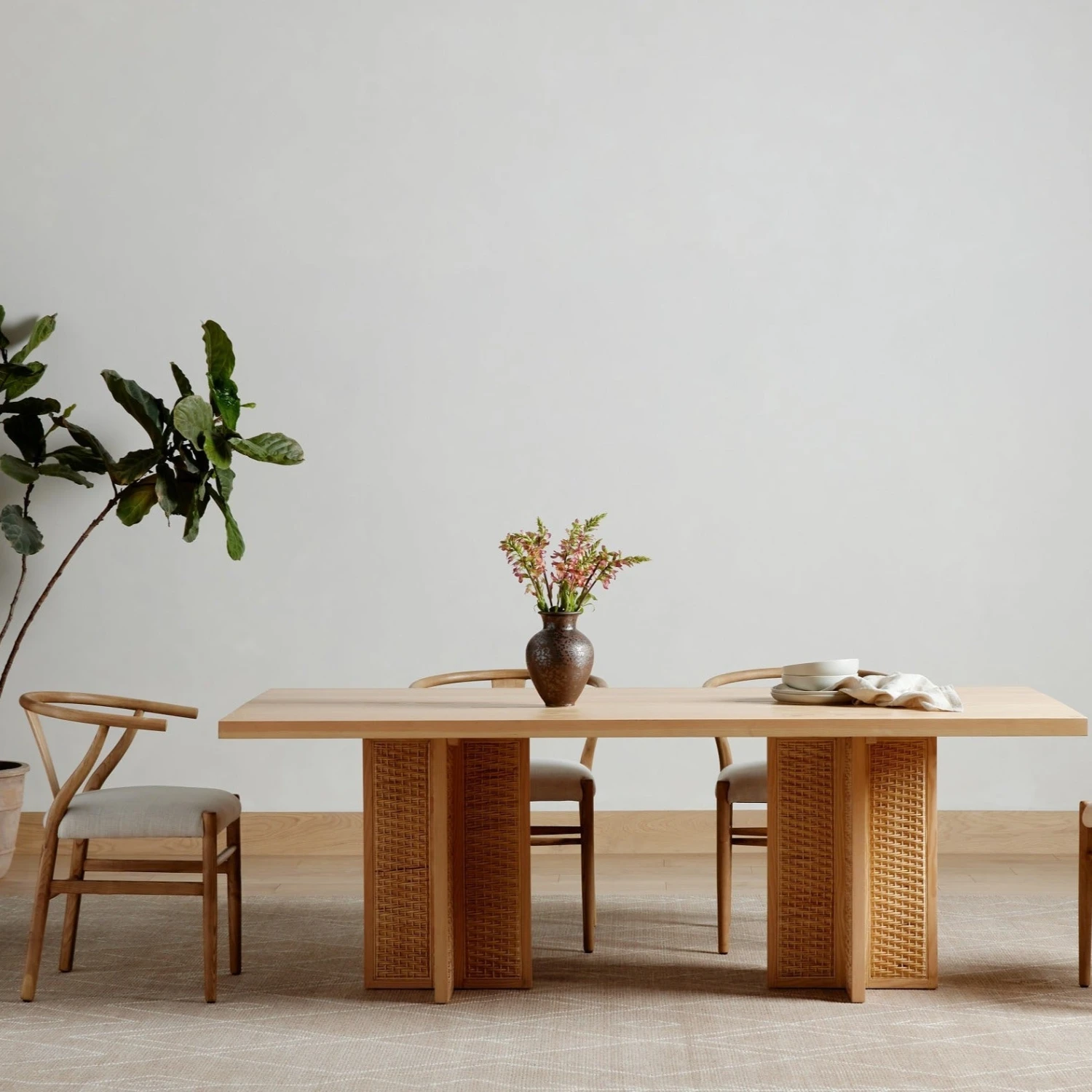 Levon Dining Table - Image 3